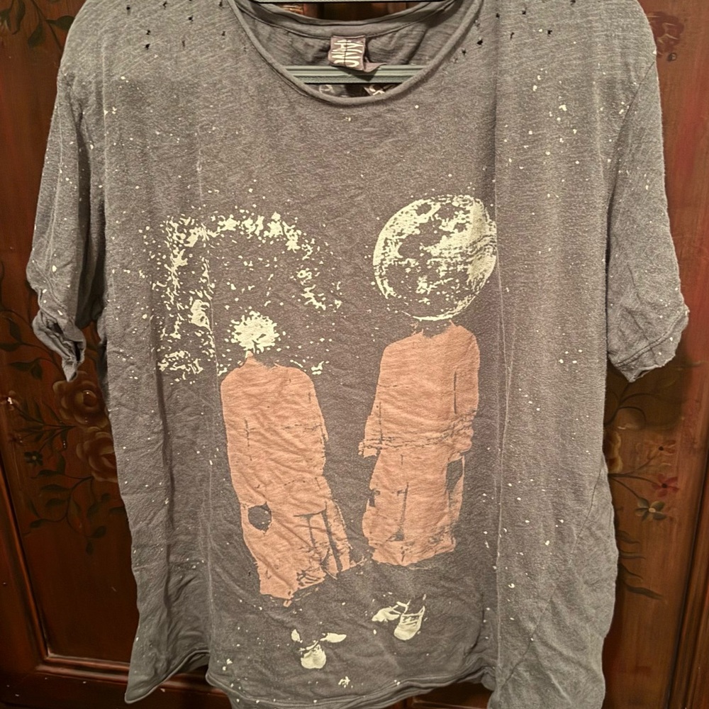 Magnolia Pearl After The Disco Star Warrior T-Shirt. Price firm - Picture 3 of 4